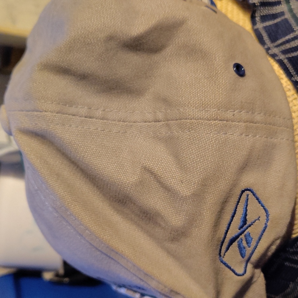 Authentic Seattle Seahawks hat - Picture 2 of 4
